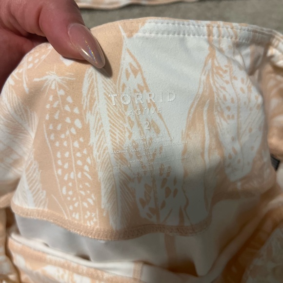 Torrid Peach and White Activewear Set - Picture 2 of 4